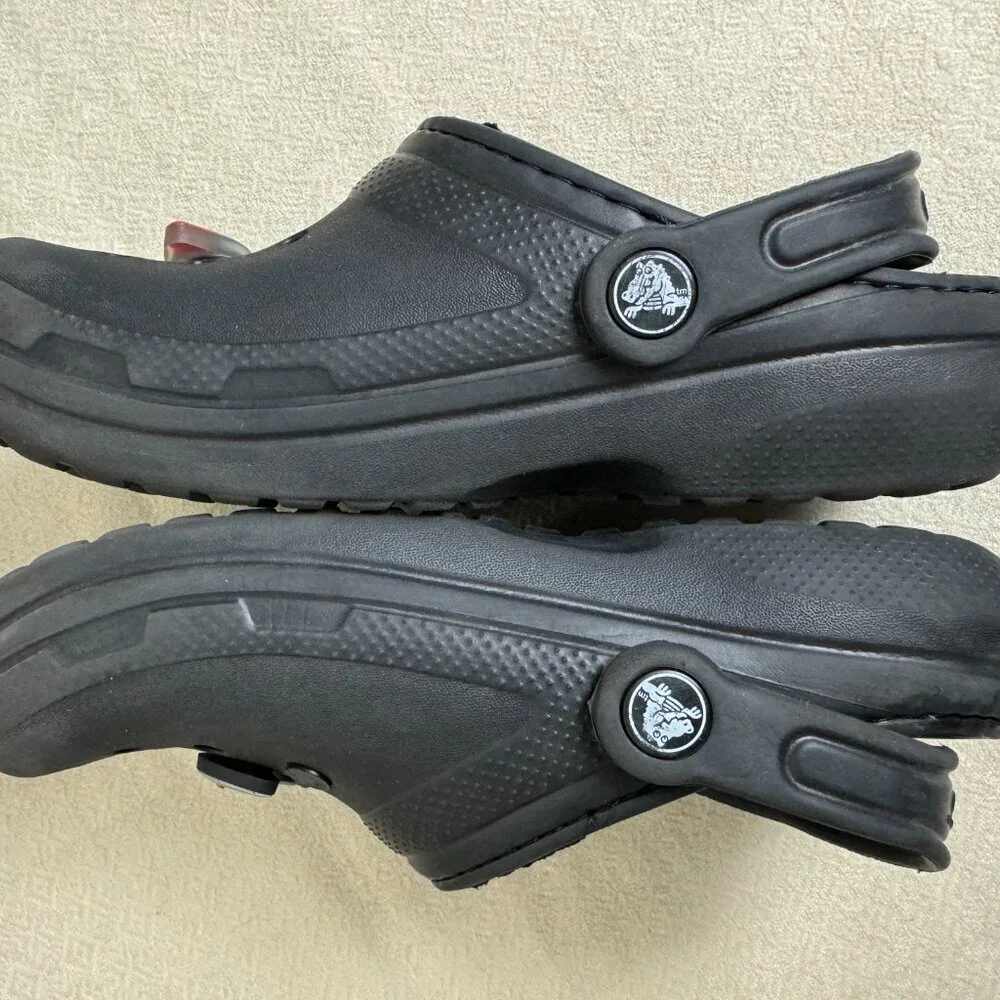 CROCS Boy's  Black Lined Sandals Flip FlopSlip On Size j2.